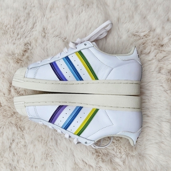 Rare Adidas Originals Superstar Pride Love Unites rainbow men's size 5 - Picture 4 of 8